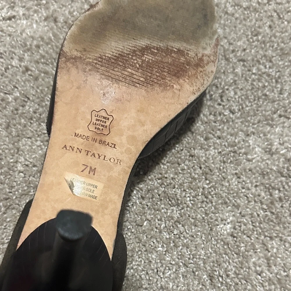 Ann Taylor Black Croc-Embossed Flats
